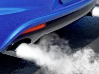 Woda w zbiorniku paliwa samochodu?