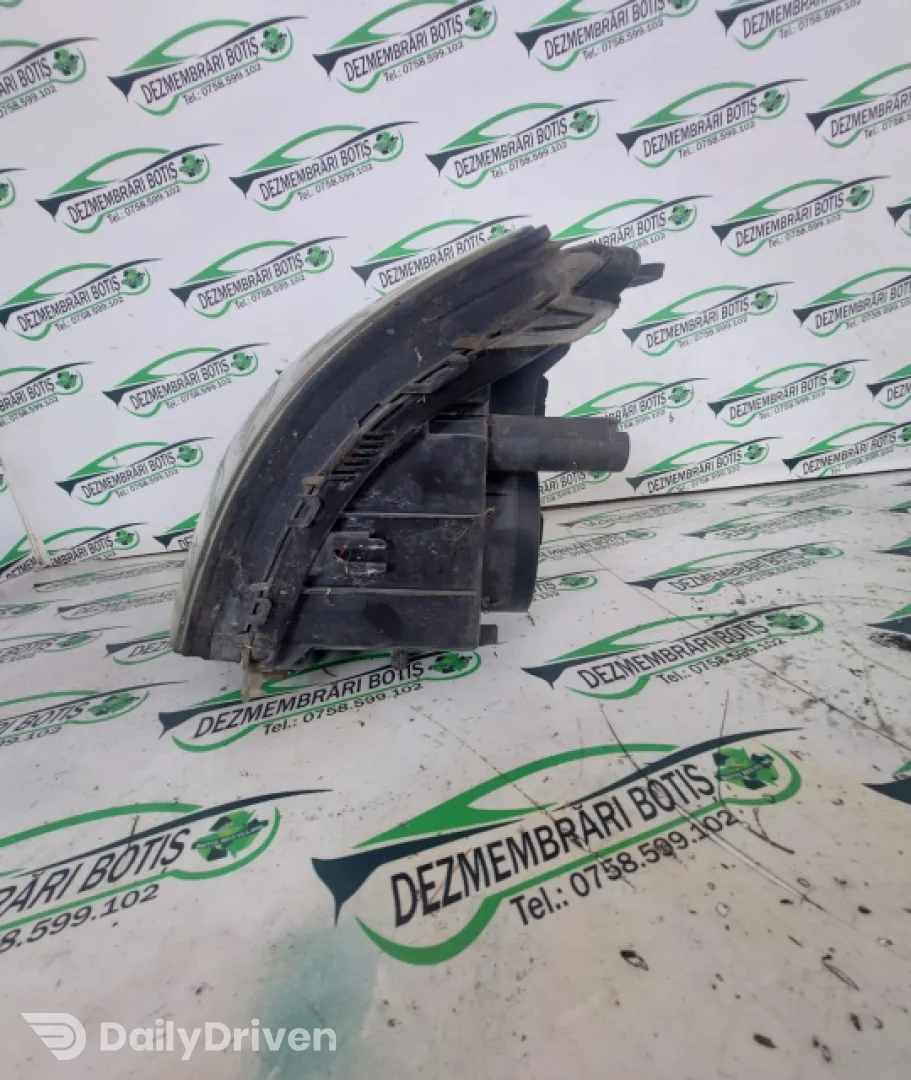 Far stanga Opel Vectra C [2002 - 2005] Sedan 4-usi 2.0 DTI MT (101 hp)