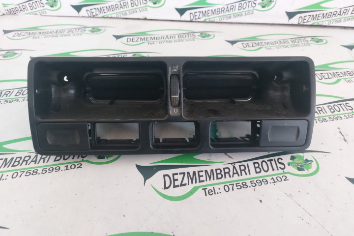 Grila ventilatie bord centru Volkswagen VW Golf 4 [1997 - 2006] Hatchback 5-usi 1.4 MT (75 hp)
