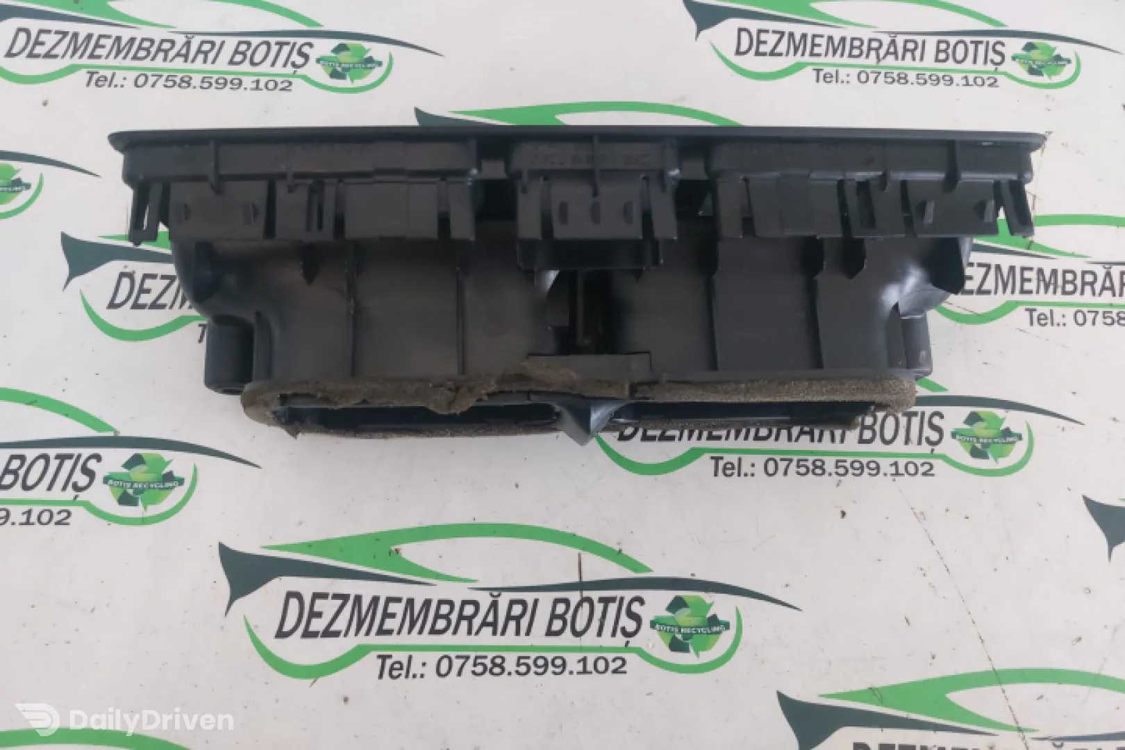 Grila ventilatie bord centru Volkswagen VW Golf 4 [1997 - 2006] Hatchback 5-usi 1.4 MT (75 hp)