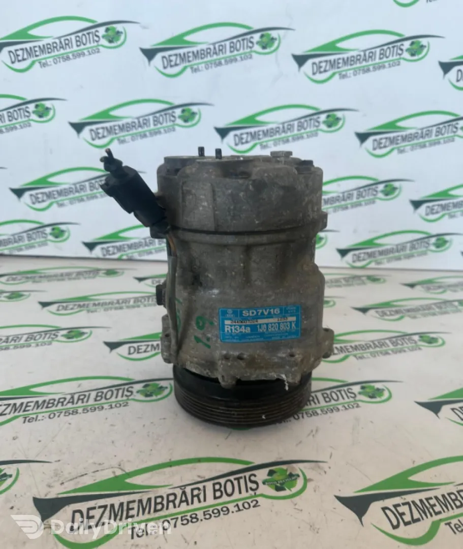 Compresor AC 1J0 820 803 K Volkswagen VW Golf 4 [1997 - 2006] wagon 1.9 TDI MT (101 hp)