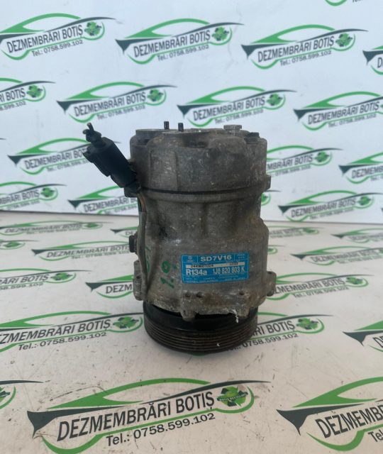 Compresor AC 1J0 820 803 K Volkswagen VW Golf 4 [1997 - 2006] wagon 1.9 TDI MT (101 hp)