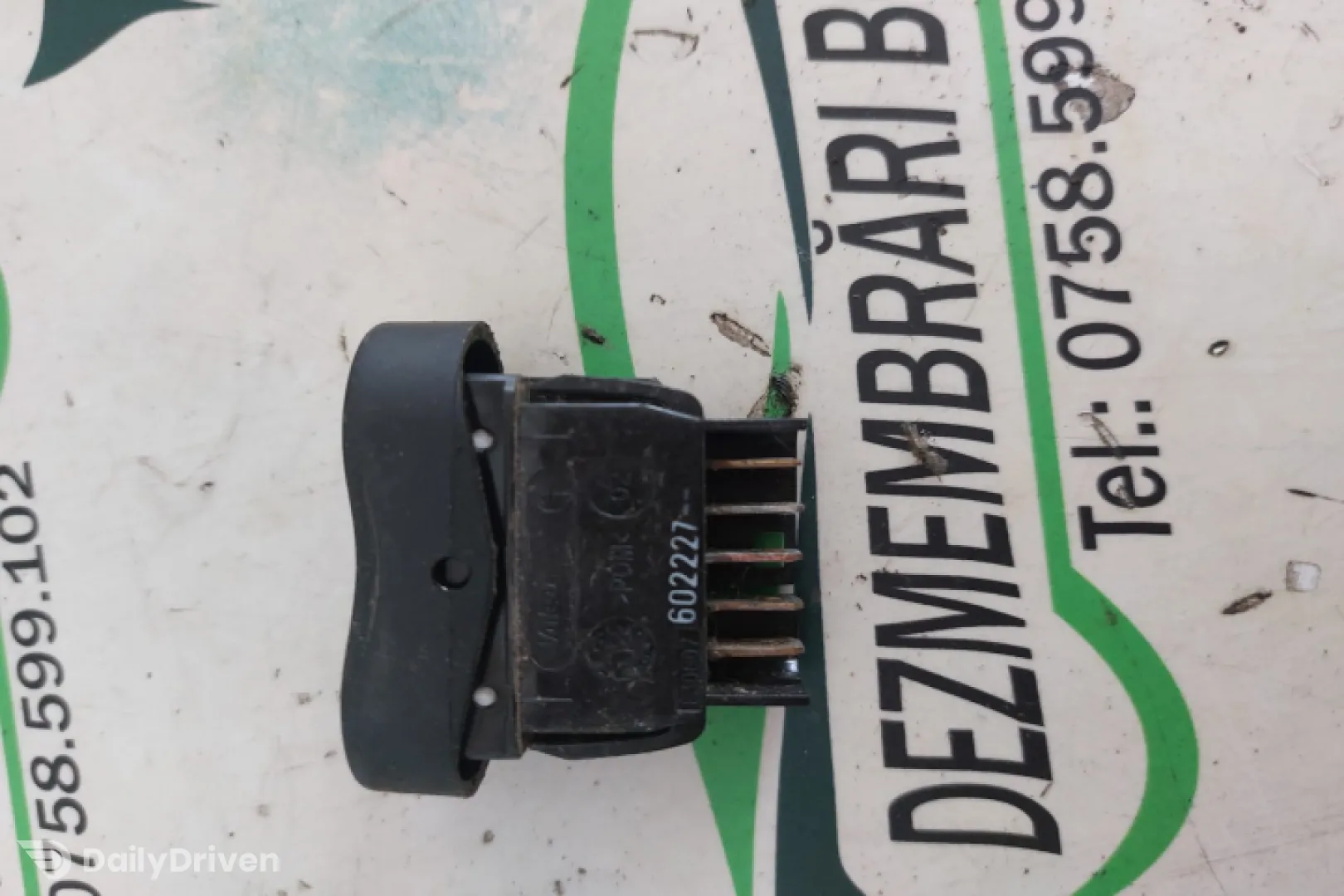 Buton geam pasager fata dreapta 602227 Dacia Logan  [facelift] [2007 - 2012] MCV wagon 1.5 D MT (86 hp)