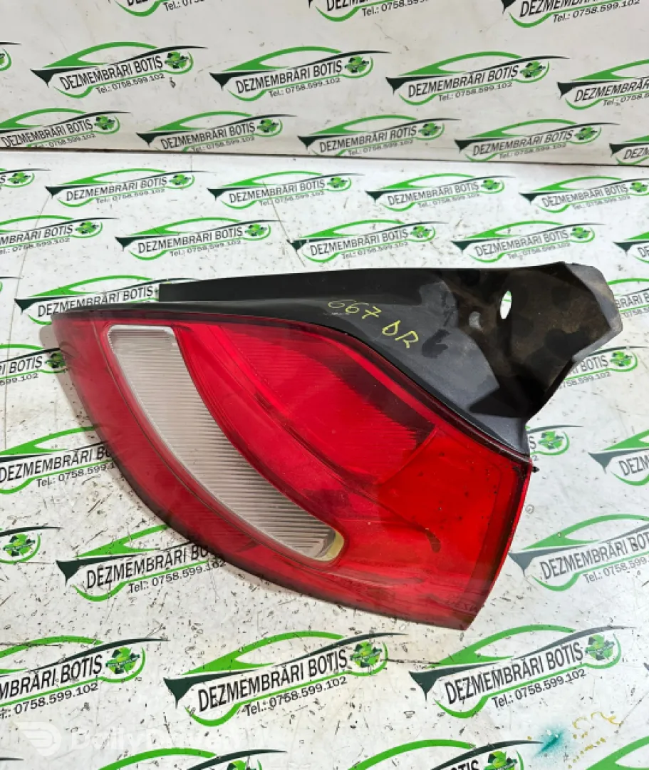 Soclu becuri lampa stop pe aripa dreapta @667 Opel Vectra C [2002 - 2005] Sedan 4-usi 2.0 DTI MT (101 hp)