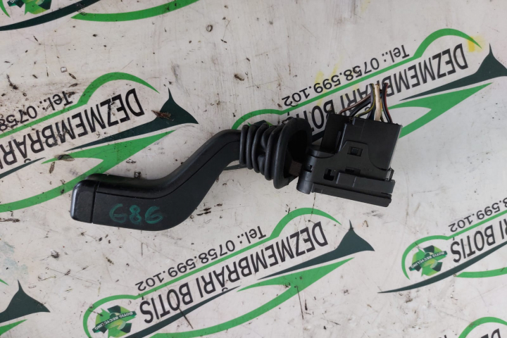 Maneta semnalizare 90 560 990  90 560 990  Opel Zafira A [1999 - 2003] Minivan 5-usi 2.0 DTI MT (101 hp)