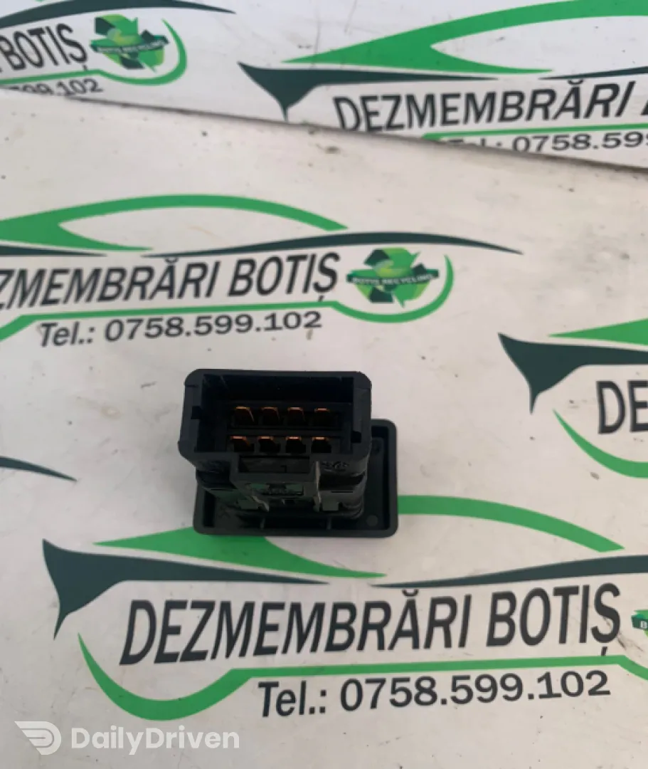 Buton avarie Dacia Logan  [2004 - 2008] Sedan 1.5dci MT (65hp)