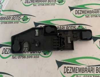 Soclu becuri lampa stop pe aripa stanga Dacia Logan  [2004 - 2008] Sedan 1.5dci MT (65hp)