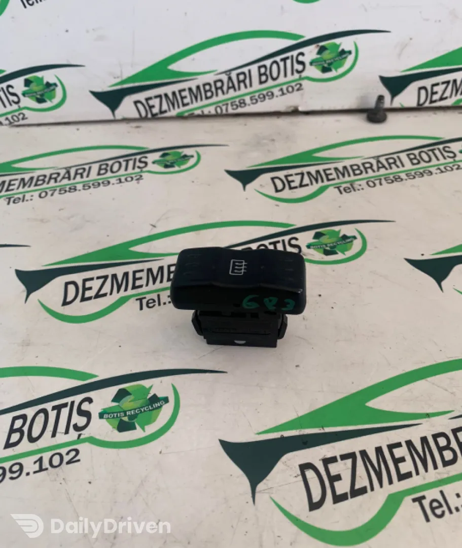 Buton dezaburire parbriz Dacia Logan  [2004 - 2008] Sedan 1.5dci MT (65hp)