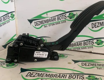 Pedala acceleratie 8200 386 506 Dacia Logan [2004 - 2008] Sedan 1.5dci MT (65hp)