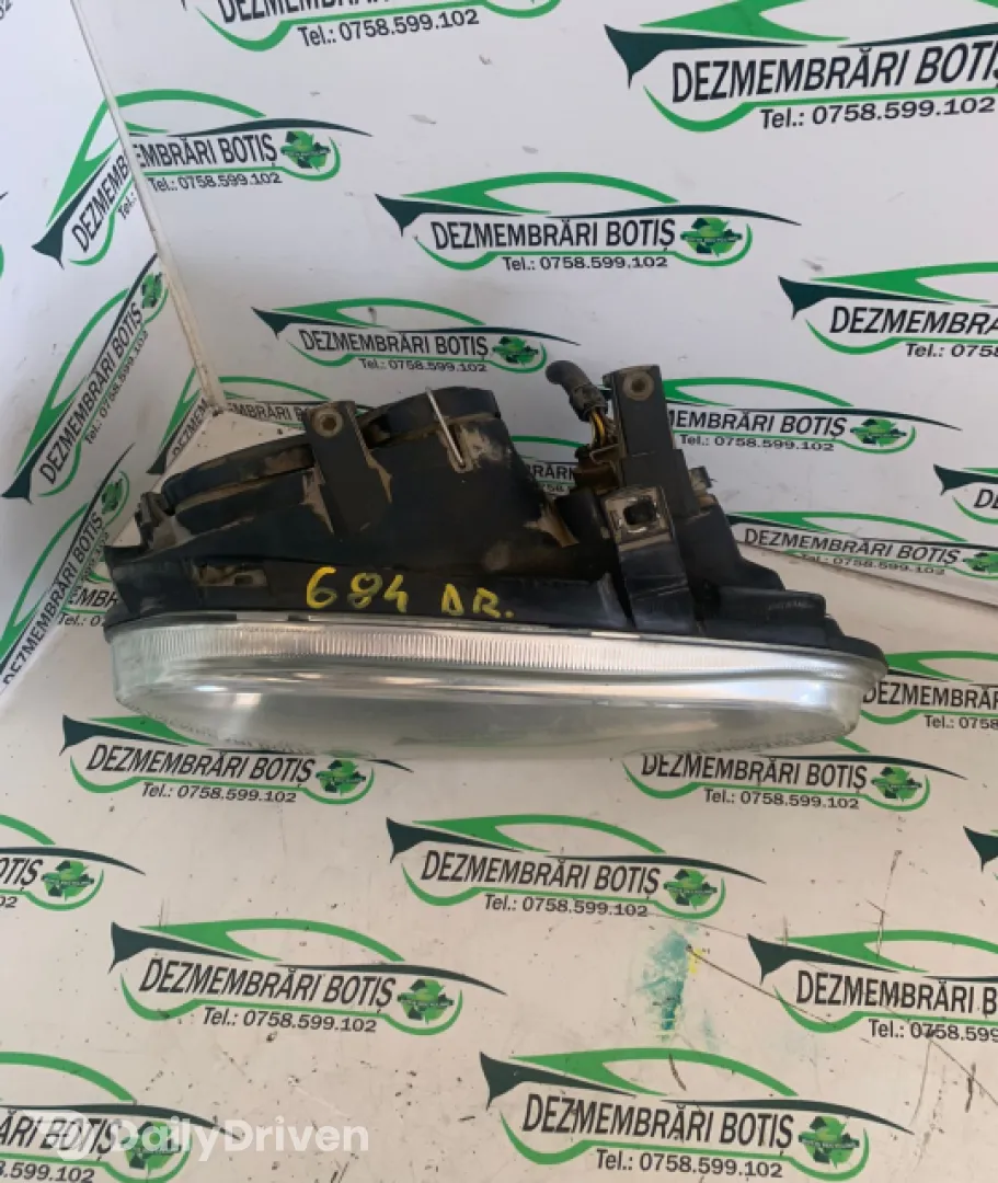Far dreapta Volkswagen VW Golf 4 [1997 - 2006] wagon 1.9 TDI MT (90 hp)