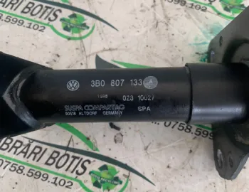 Suport armatura bara fata Stanga Volkswagen VW Passat B5 [1996 - 2000] wagon 1.6 MT (101 hp)