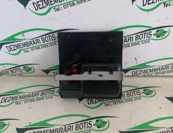 Scrumiera 1J0 857 961 G 1J0 857 961 G Volkswagen VW Golf 4 [1997 - 2006] Hatchback 5-usi 1.4 MT (75 hp)
