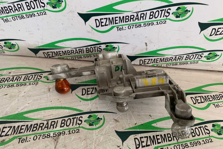 Soclu becuri lampa stop pe aripa stanga Ford Mondeo 3 [2000 - 2003] Sedan 2.0 TDCi 5MT (115 hp)