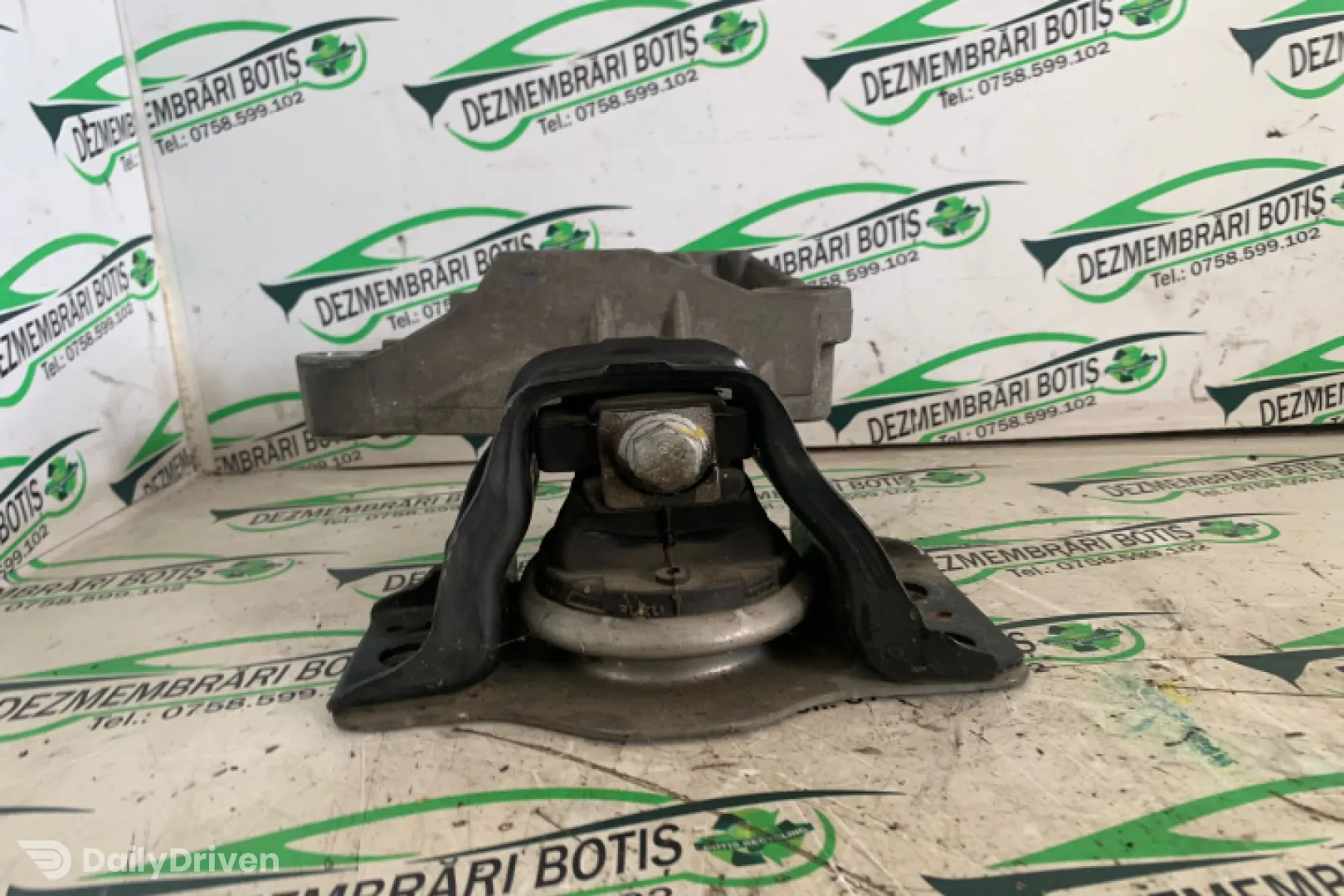 Suport motor dreapta 8200 592 642 Dacia Logan  [2004 - 2008] Sedan 1.5dci MT (65hp)