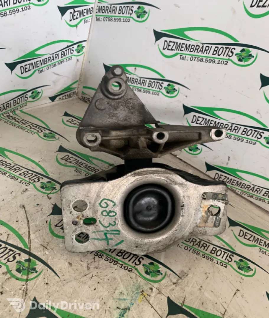 Suport motor dreapta 8200 592 642 Dacia Logan  [2004 - 2008] Sedan 1.5dci MT (65hp)