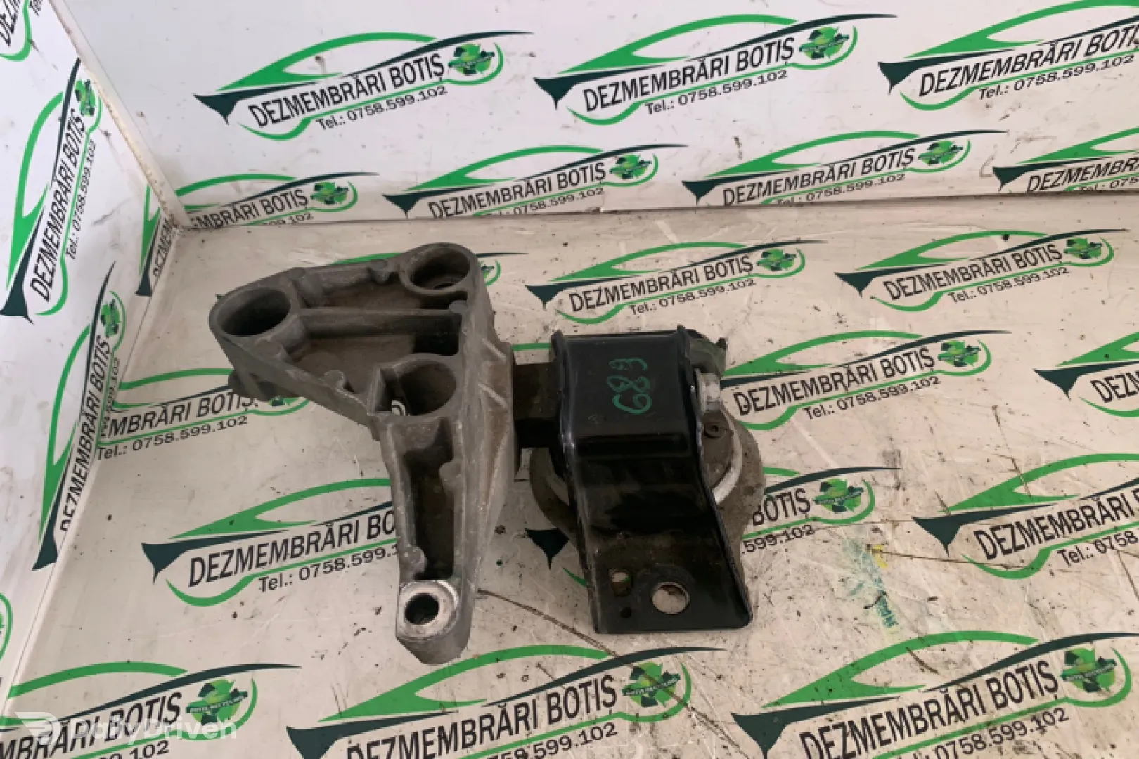 Suport motor dreapta 8200 592 642 Dacia Logan  [2004 - 2008] Sedan 1.5dci MT (65hp)