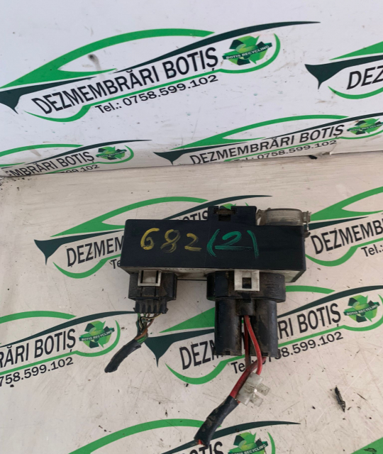 Releu ventilator 357 919 506 A Volkswagen VW Passat B4 [1993 - 1997] wagon 1.9 TDI MT (90 hp)