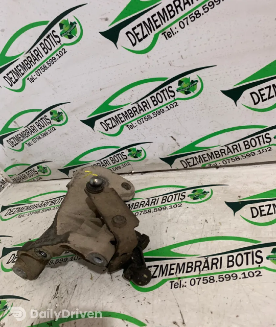 Suport motor stanga 1H0 199 353 D Volkswagen VW Golf 3 [1991 - 1998] Hatchback 3-usi 1.6 MT (75 hp)