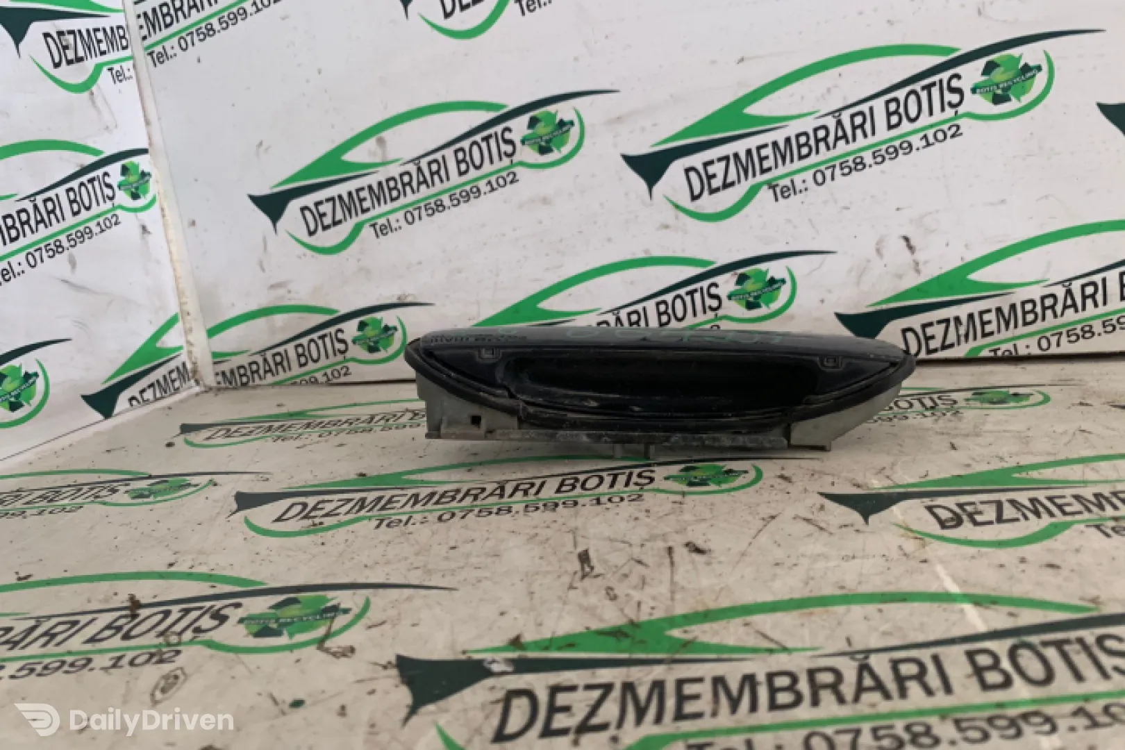 Maner deschidere din exterior usa spate dreapta Volkswagen VW Golf 4 [1997 - 2006] Hatchback 5-usi 1.9 TDI MT (116 hp)
