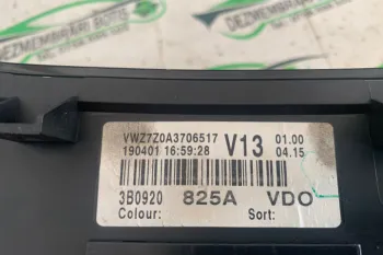 Ceasuri bord 3B0920 825A Volkswagen VW Passat B5.5 [facelift] [2000 - 2005] Sedan 1.9 TDI 4Motion 6MT (130 hp)