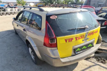 Far dreapta cu Xenon Renault Megane 2 [facelift] [2006 - 2012] wagon 1.5 dCi MT (106 hp) TEC66
