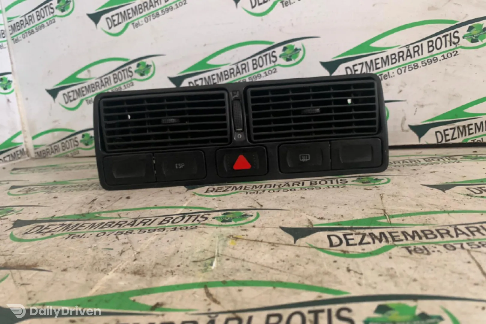 Grila ventilatie bord centru Volkswagen VW Golf 4 [1997 - 2006] Hatchback 5-usi 1.4 MT (75 hp)