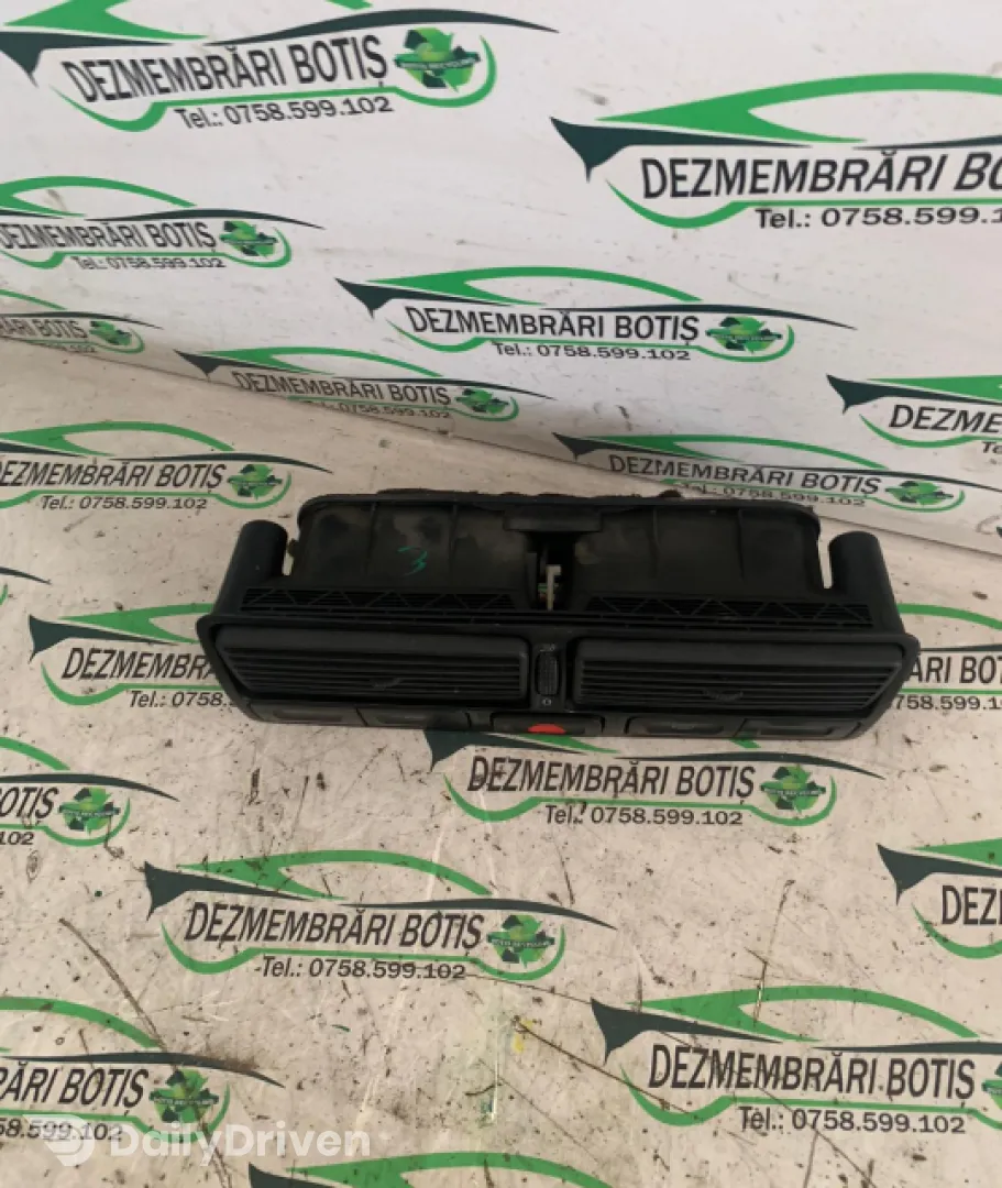 Grila ventilatie bord centru Volkswagen VW Golf 4 [1997 - 2006] Hatchback 5-usi 1.4 MT (75 hp)