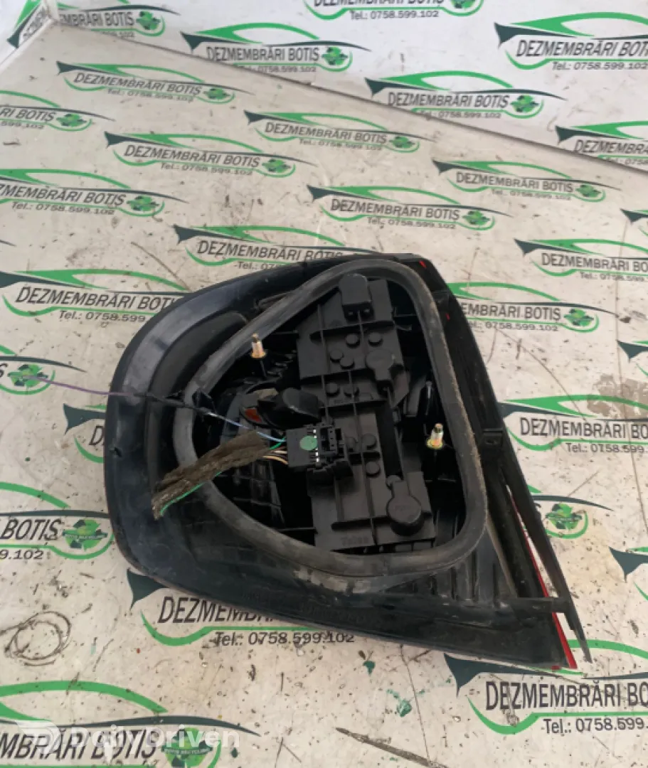Lampa stop dreapta pe aripa Renault Symbol  [facelift] [2002 - 2006] Sedan 1.5 dCi MT (65 hp)