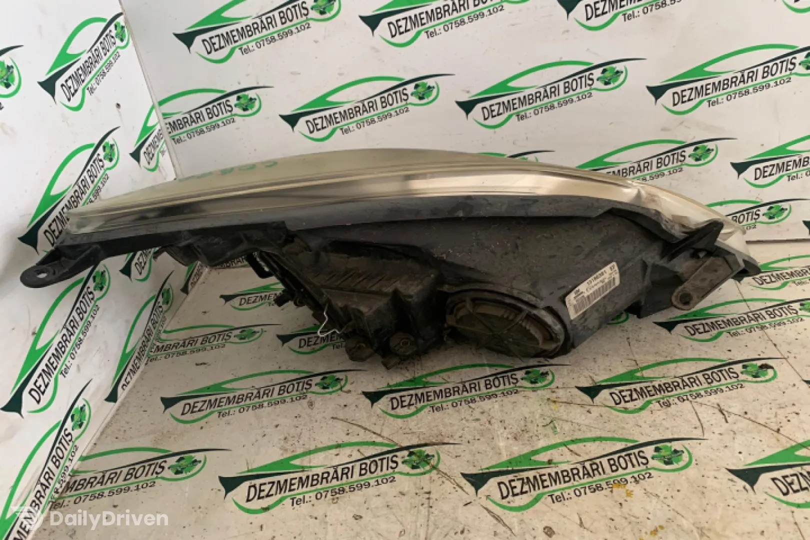 Far stanga Opel Corsa D [2006 - 2011] Hatchback 5-usi 1.3 CDTi MT (90 hp)