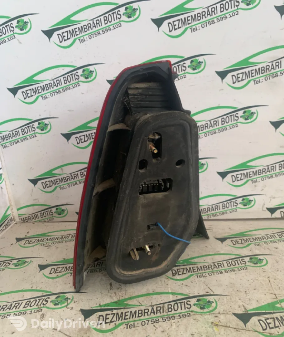 Lampa / Tripla stop dreapta pe aripa Dacia Logan  [2004 - 2008] Sedan 1.4 MT (75 hp)