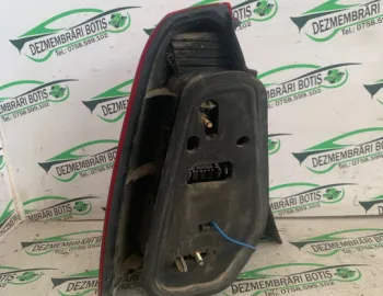 Lampa / Tripla stop dreapta pe aripa Dacia Logan  [2004 - 2008] Sedan 1.4 MT (75 hp)