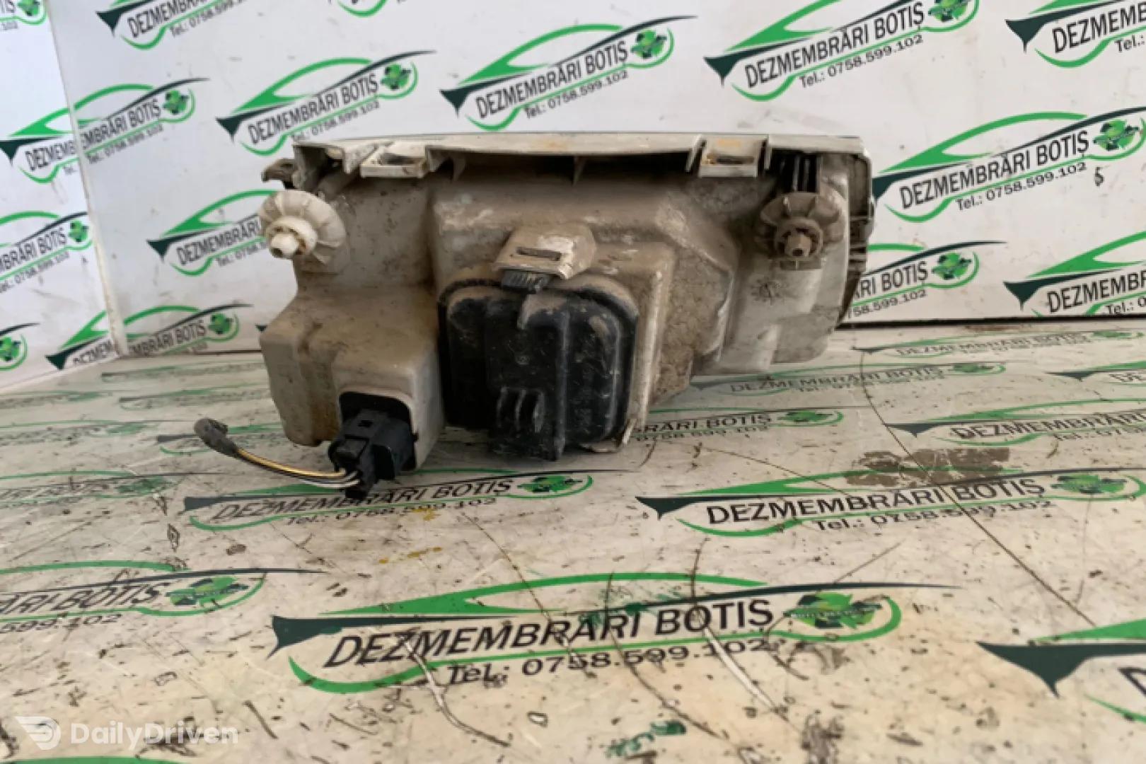 Far stanga Volkswagen VW Polo 3 6N [1994 - 2001] Hatchback 3-usi 1.0 MT (50 hp)