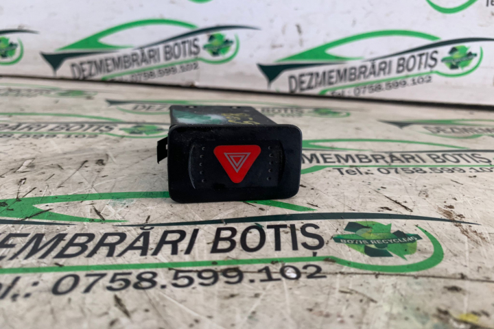 Buton avarie Volkswagen VW Bora  [1998 - 2005] Variant wagon 1.6 16V MT (105 hp)