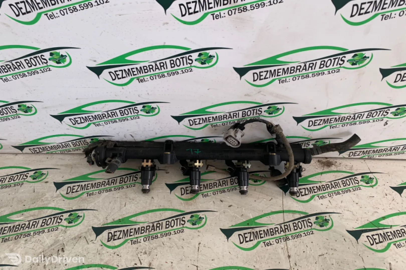 Rampa injectoare 030 133 319 L Volkswagen VW Polo 3 6N [1994 - 2001] Hatchback 3-usi 1.0 MT (50 hp)