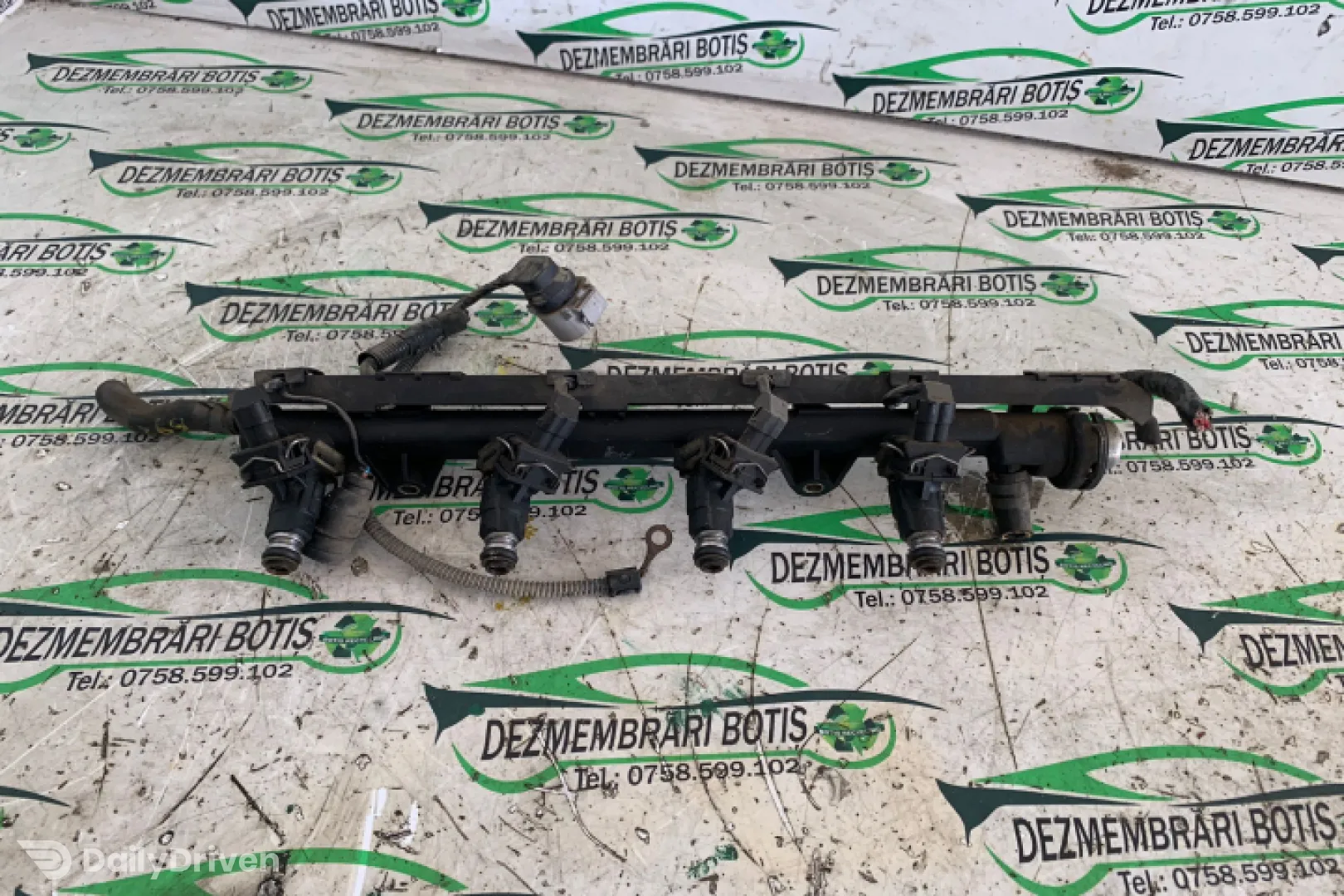 Rampa injectoare 030 133 319 L Volkswagen VW Polo 3 6N [1994 - 2001] Hatchback 3-usi 1.0 MT (50 hp)