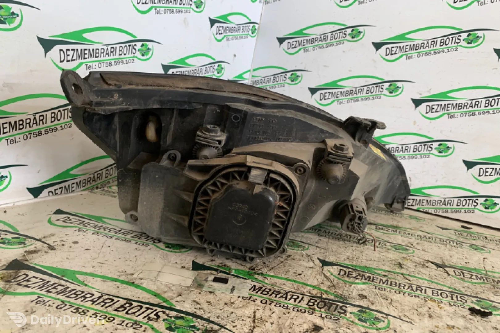 Far stanga Ford Focus  [1998 - 2004] wagon 5-usi 1.8 TDCi MT (115 hp)