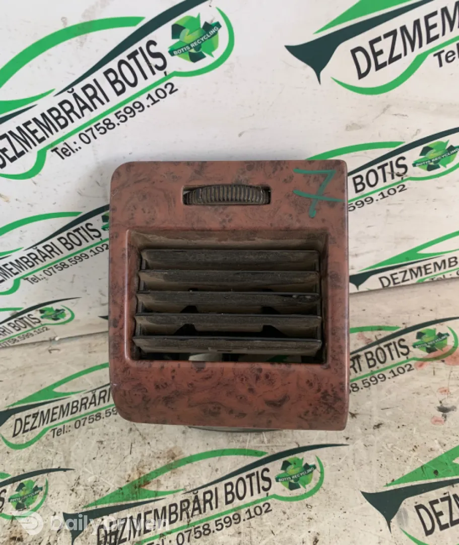 Grile ventilatie Mercedes-Benz Vito W638 [1996 - 2003] Minivan 108 CDI AT (82 hp)