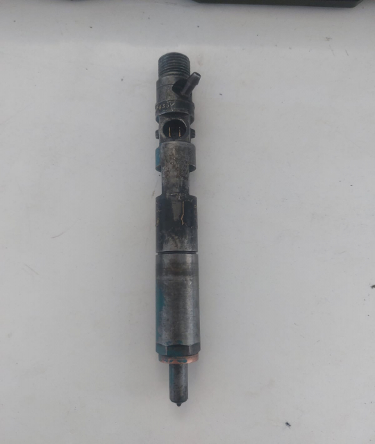 Injector motorina Dacia Logan  [2004 - 2008] MCV 1.5DCI MT (84 hp)