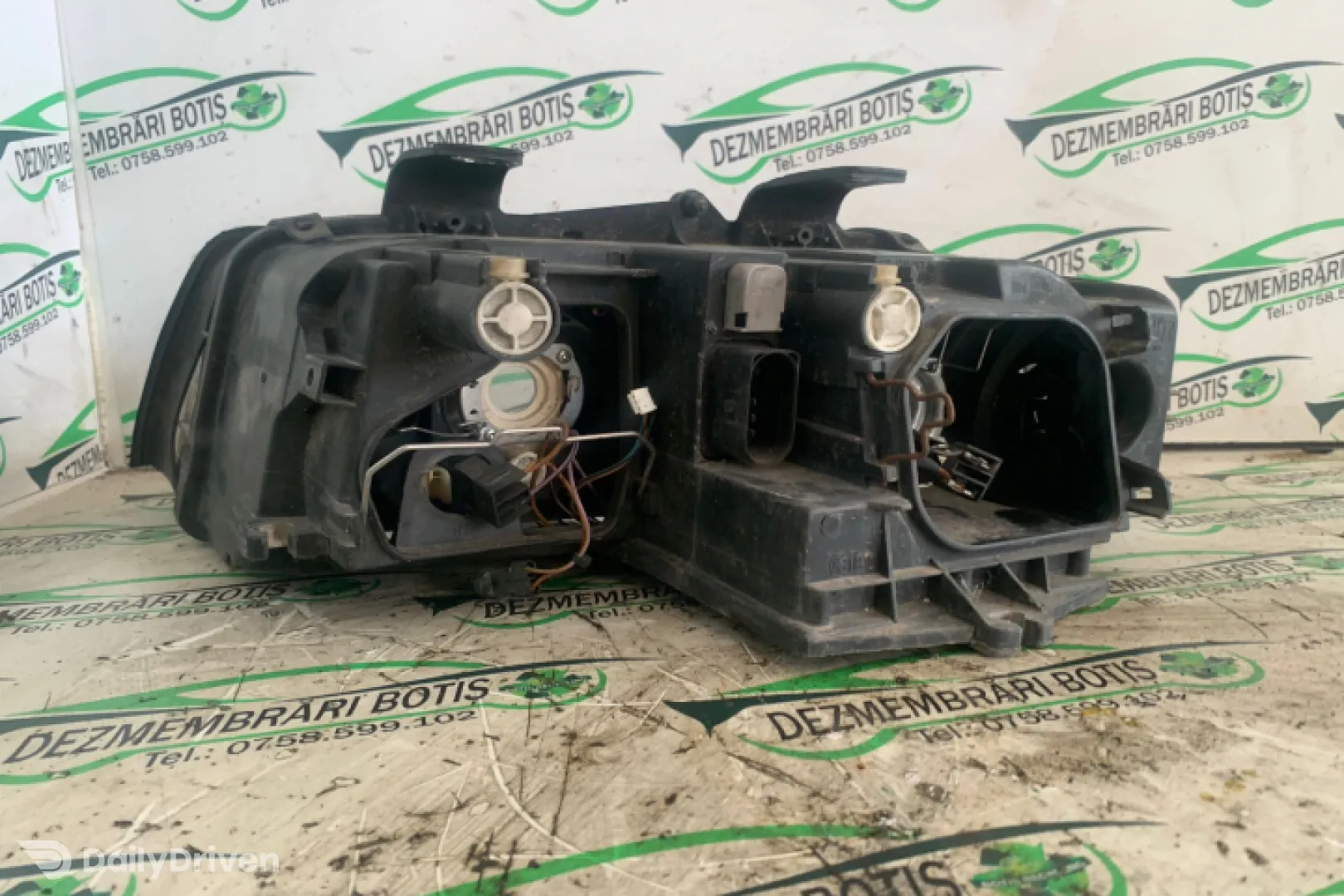 Far dreapta Valeo Audi A4 B6 [2000 - 2005] Sedan 1.9 TDI 5MT (130 hp)