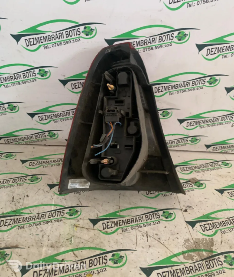 Lampa / Tripla stop dreapta pe aripa 17 Dacia Logan  [2004 - 2008] Sedan 1.4 (85 hp)