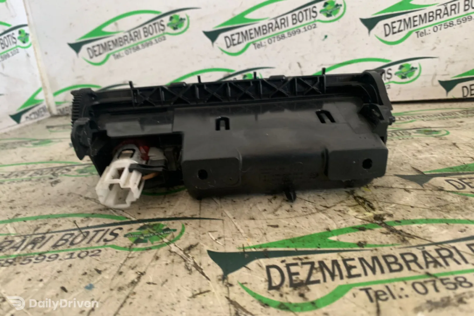 Scrumiera Volkswagen VW Passat B6 [2005 - 2010] wagon 5-usi 1.9 TDI MT (105 hp)