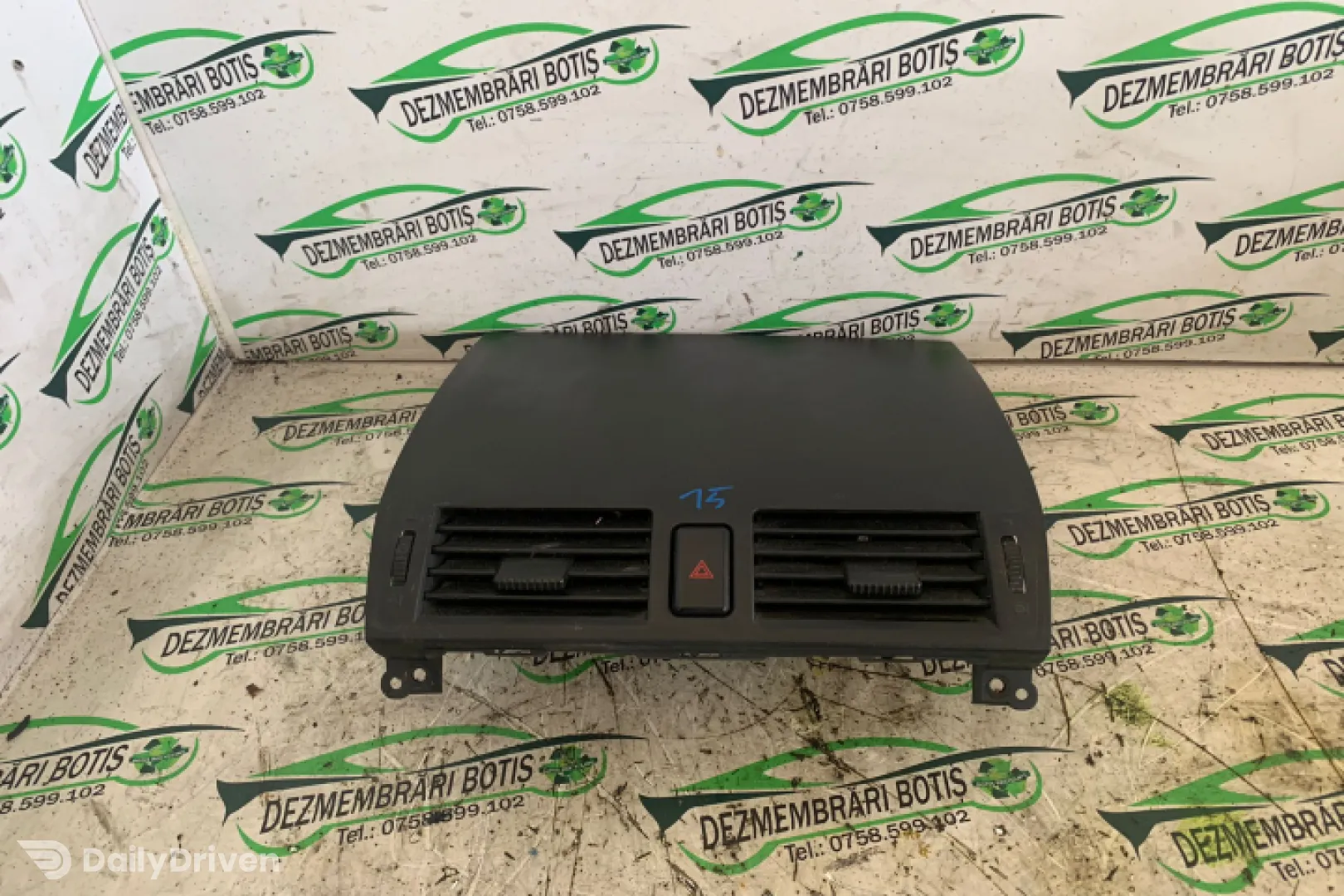 Consola centrala bord Mazda 3 BK [2003 - 2006] Sedan 4-usi 1.6 MT (105 hp)