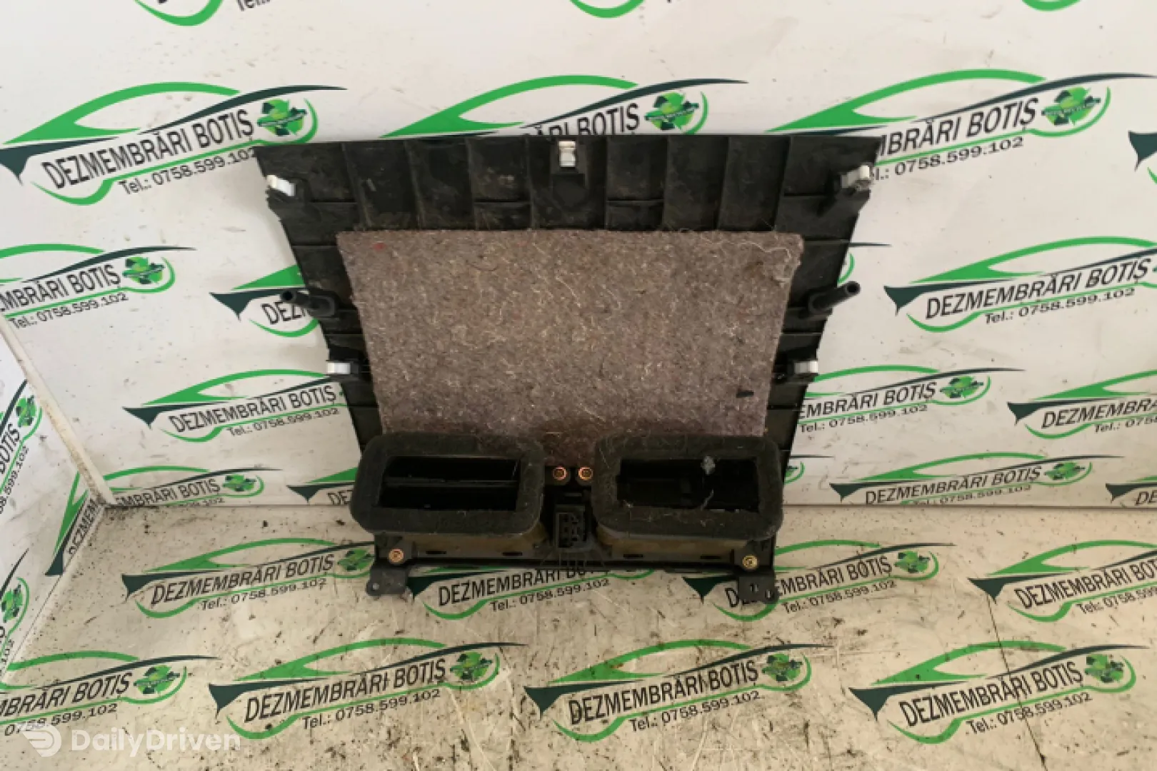 Consola centrala bord Mazda 3 BK [2003 - 2006] Sedan 4-usi 1.6 MT (105 hp)
