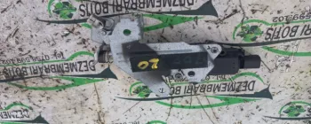 Motoras deschidere usita rezervor Ford Fiesta 5 [2001 - 2007] Hatchback 5-usi 1.4 MT (80 hp)
