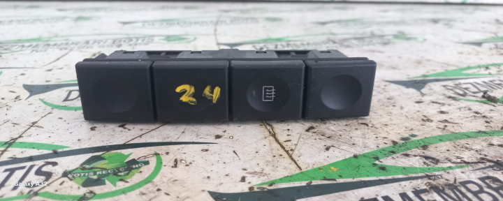 Buton dezaburire parbriz Ford Fiesta 5 [2001 - 2007] Hatchback 5-usi 1.4 MT (80 hp)