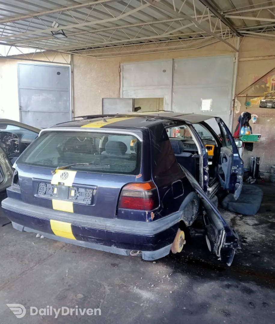 Vas lichid parbriz Volkswagen VW Golf 3 [1991 - 1998] Hatchback 5-usi 1.6 MT (75 hp)