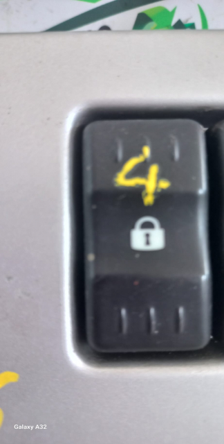 Buton blocare deblocare usi Dacia Logan  [2004 - 2008] Sedan 1.5dci MT (65hp)