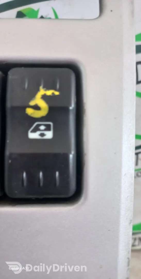 Buton geam pasager fata dreapta Dacia Logan  [2004 - 2008] Sedan 1.5dci MT (65hp)