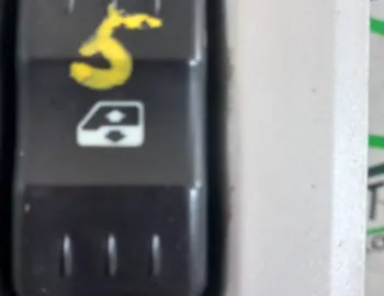 Buton geam pasager fata dreapta Dacia Logan  [2004 - 2008] Sedan 1.5dci MT (65hp)