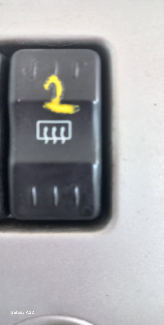 Buton dezaburire parbriz Dacia Logan  [2004 - 2008] Sedan 1.5dci MT (65hp)